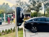 Infraestructura de recarga para vehículos eléctricos en Chapultepec, Ciudad de México.