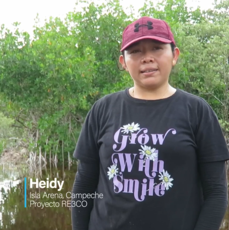 Heidy, una de las restauradoras del proyecto RE3CO en Isla Arena, Campeche.