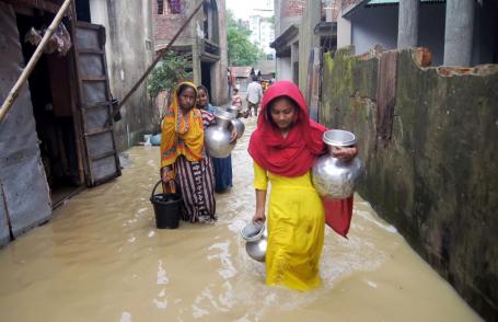 Las inundaciones extremas en Sylhet, Bangladesh, en 2022, provocaron una escasez de agua potable. El balance mundial evaluará el progreso del planeta para abordar la crisis climática y sus crecientes impactos. Foto de H.M. Shahidul Islam/iStock