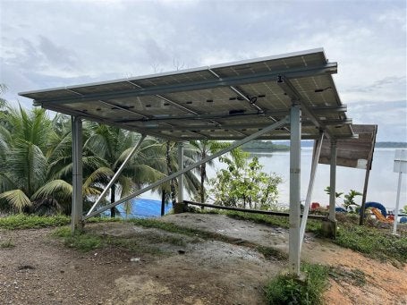 Sistema solar fotovoltaico en Bahía Málaga