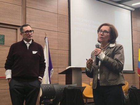 Fernando Paéz, director ejecutivo de WRI Colombia, junto a Liliana Ricardo, director de UMUS