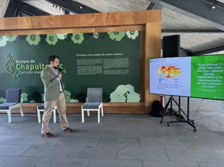 Gorka explicando herrramienta
