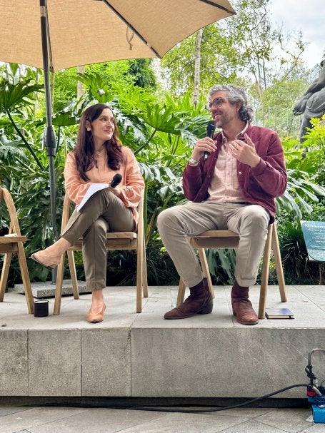 arina Arvizu, directora de Ciudades de WRI México, y Javier García Diego, del Instituto del Fondo Nacional de la Vivienda para los Trabajadores (Infonavit)