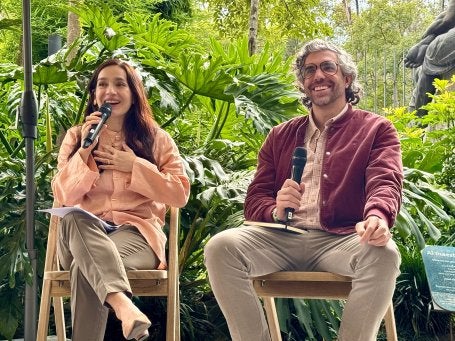 arina Arvizu, directora de Ciudades de WRI México, y Javier García Diego, del Instituto del Fondo Nacional de la Vivienda para los Trabajadores (Infonavit)