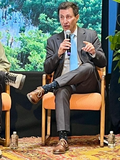 Ixchel López Olvera, directora del Programa de Océanos de WWF México. Participaron José Iván Zúñiga, director de Paisajes Forestales de WRI México; Octavio López Coronel, director ejecutivo de Nación Verde; y Alejandra Calzada, coordinadora de Adaptación al Cambio Climático de WWF.