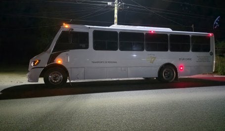 Autobús de transporte de personal en Hermosillo, Sonora. En la frontera norte, este servicio representa 12.2 % del reparto modal por motivos laborales.