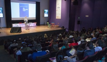 Sam Adams durante el Congreso Internacional de Ciudades y Transporte el año pasado.
