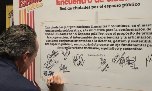 Firma simbólica Red de ciudades por el espacio público