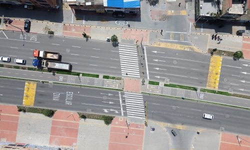 Resaltos parabólicos de 30 km/h en la Avenida Guayacanes