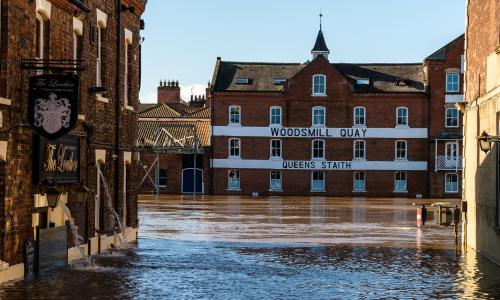 Inundaciones de febrero de 2022 en York, Inglaterra. Crédito de foto: alh1 en Flickr.